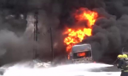 油罐车爆炸视频,揭秘事故瞬间